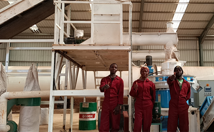 生物質香蕉福利导航非洲馬拉維客戶現場